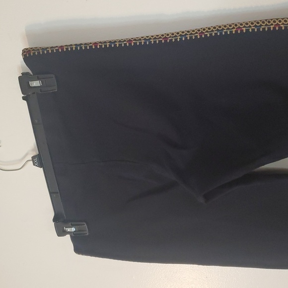 Johnny Was Katina Floral Embroidered Leggings Size Med Black Stretch Cotton - Picture 12 of 16